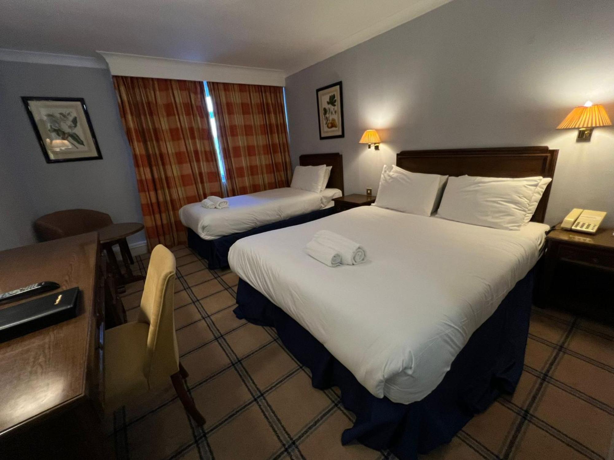 Roebuck Inn Stevenage Esterno foto